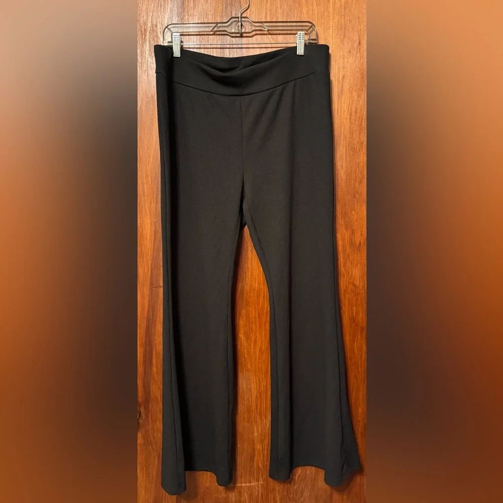 Women’s Plus Size Black Wide-Leg Flare Pants - Size 2X